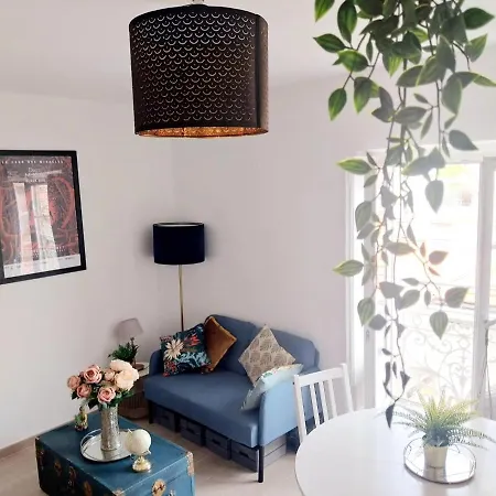 Artists Montpellier-place De La Comedie Apartment