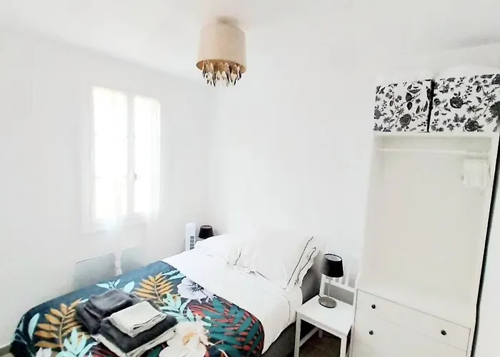 Artists Montpellier-place De La Comedie Apartament